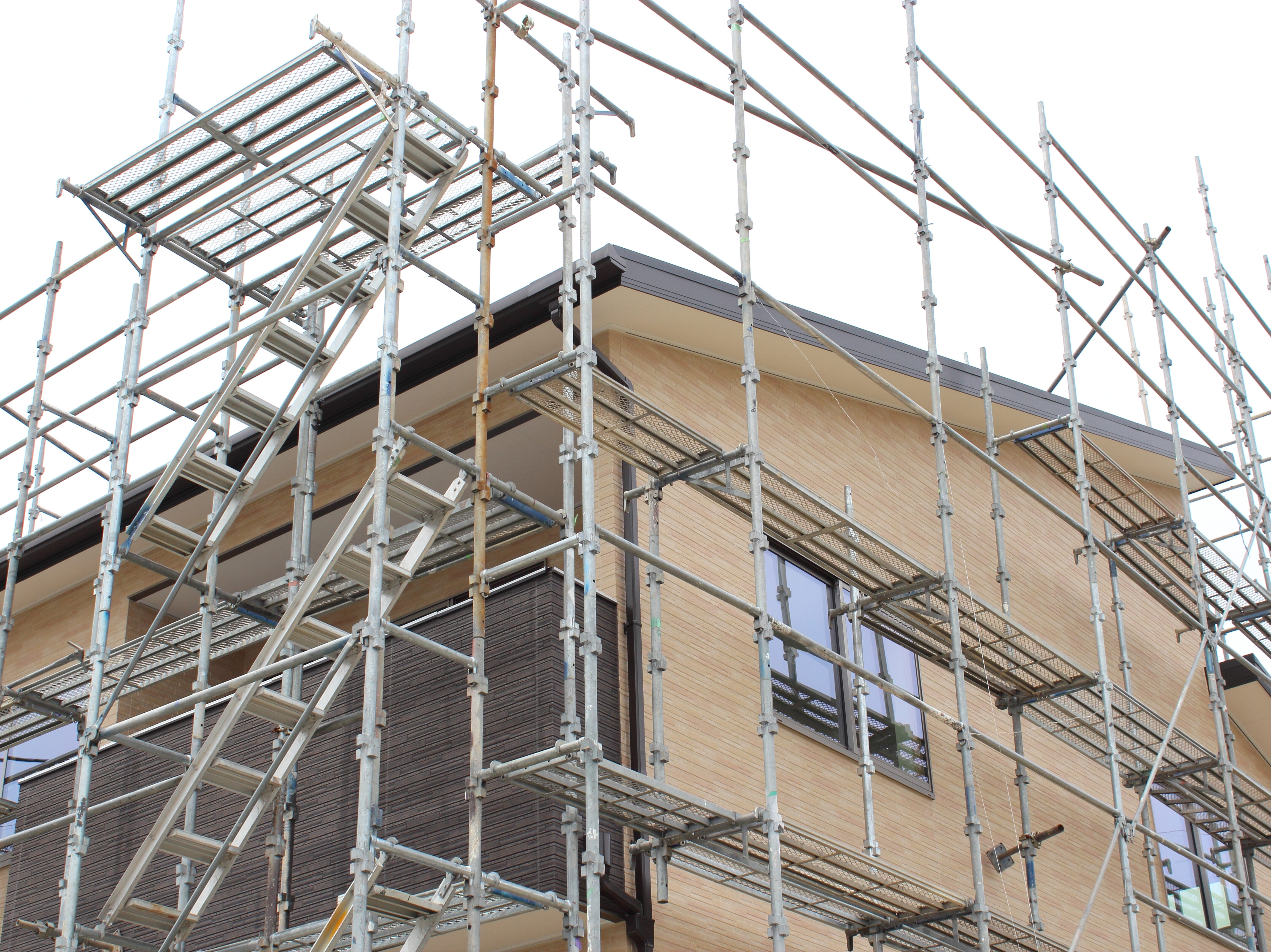 住宅工事の足場